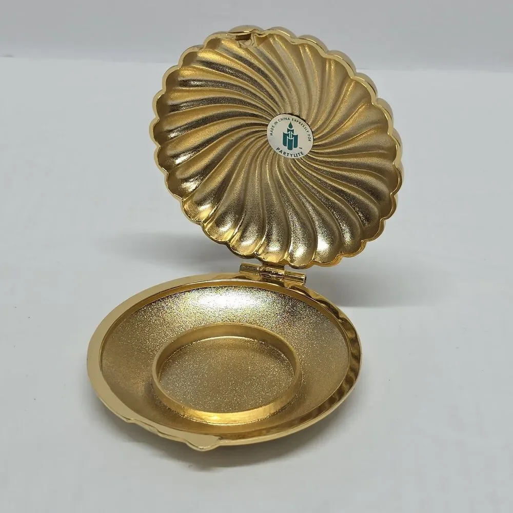 VINTAGE BRASS COMPACT TRAVEL TEA LIGHT HOLDER CLAM SHELL by PARTYLITE Boho Chic